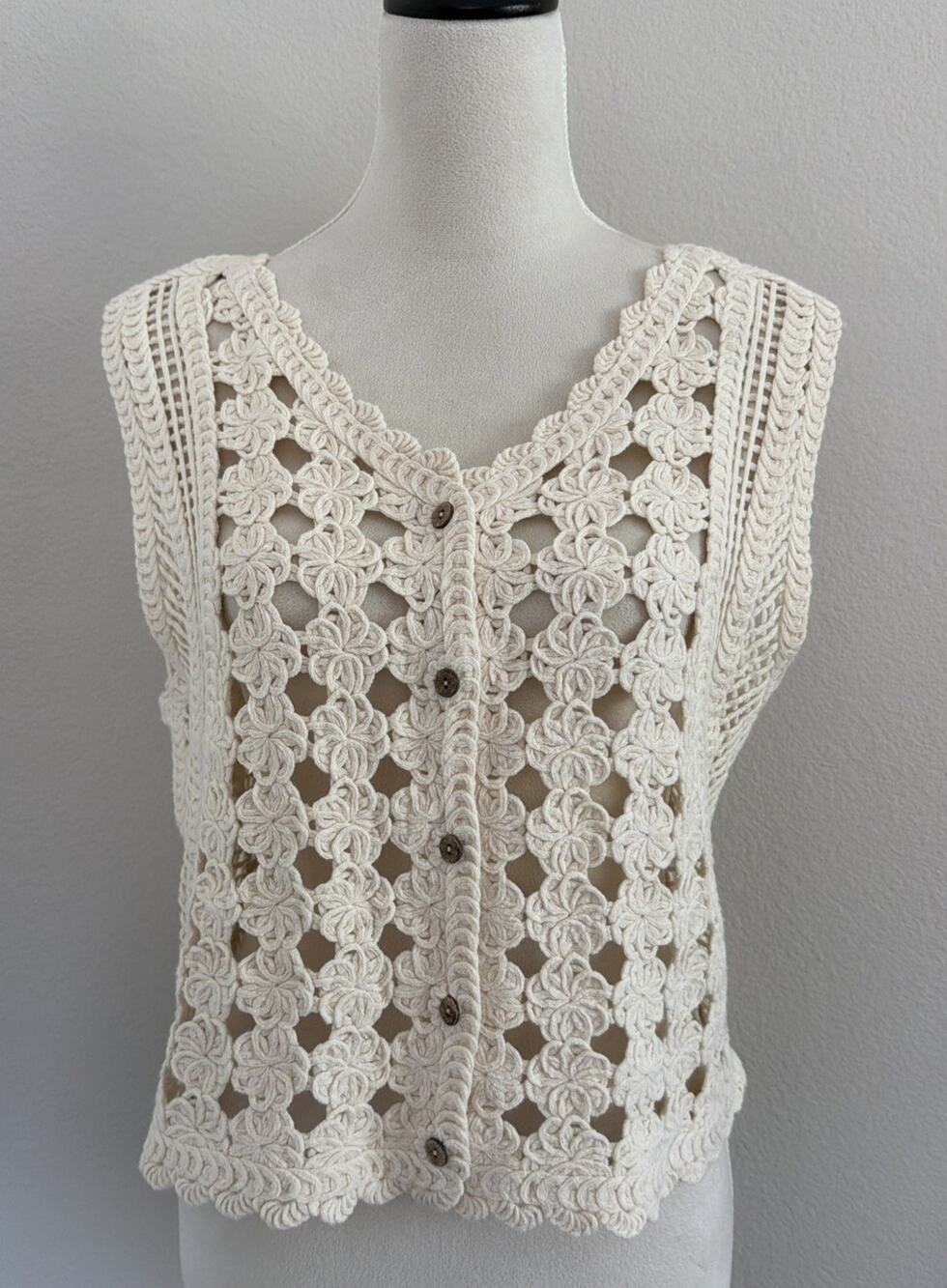 Cloth By Design Crochet Top Womens Med Cream Cotton Button Front Vest Boho Retro